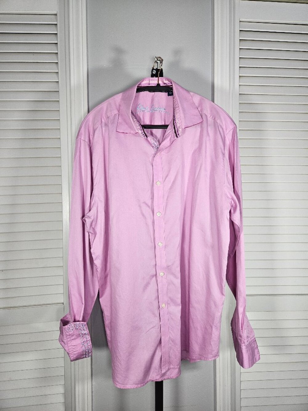 Robert Graham pink dress shirt long Sleeves with embroidered detailing Men L